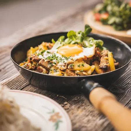 Couette-café S P O R T A L M - Seefeld *